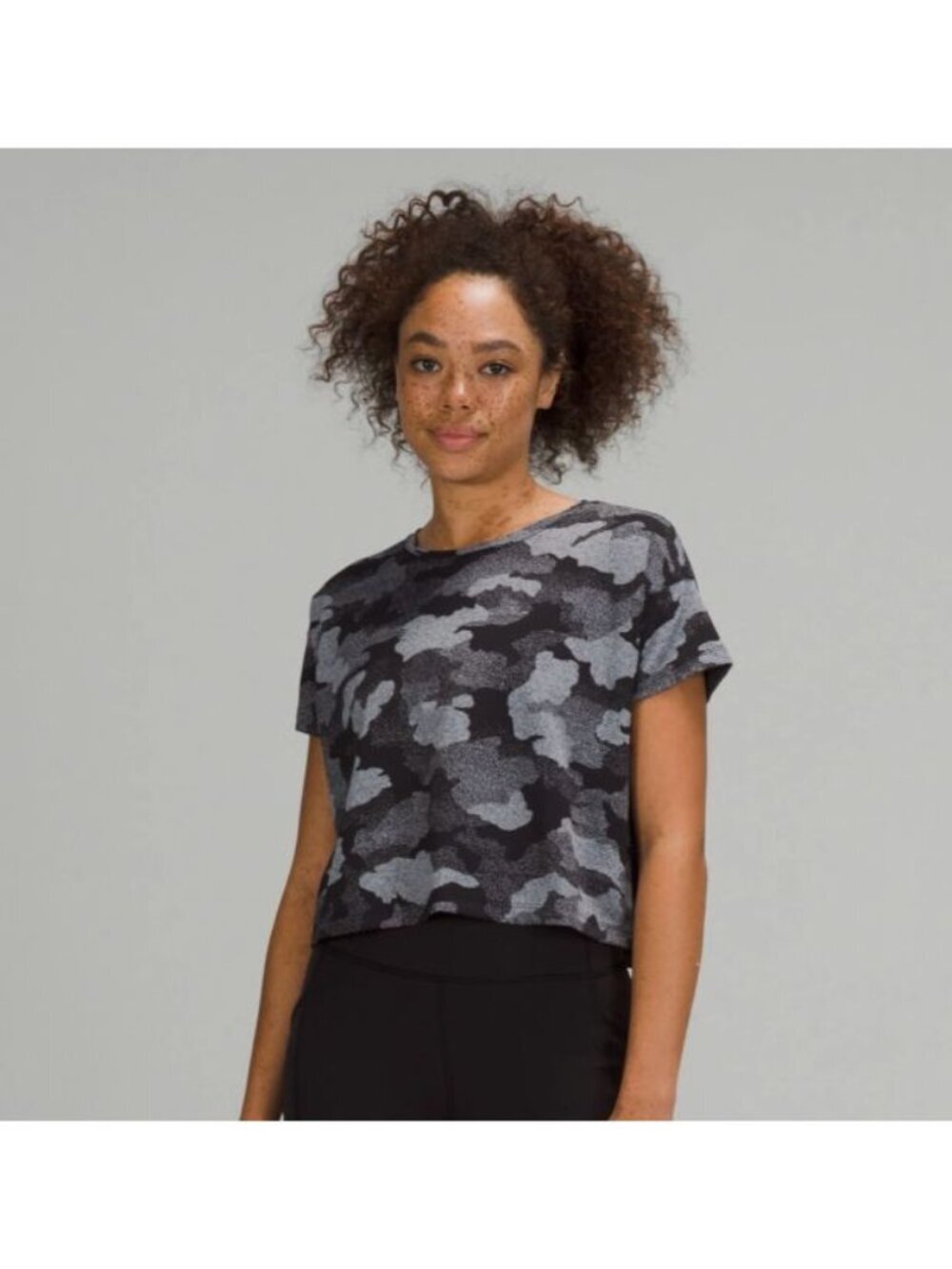 Lululemon Cates Cropped Tee Sz 4 Speckled Camo Black Gray Short Sleeve